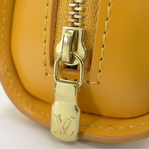 Like 🆕 Louis Vuitton Pouch Dauphine PM Epi Leather in Yellow - Preloved - Picture 8 of 16